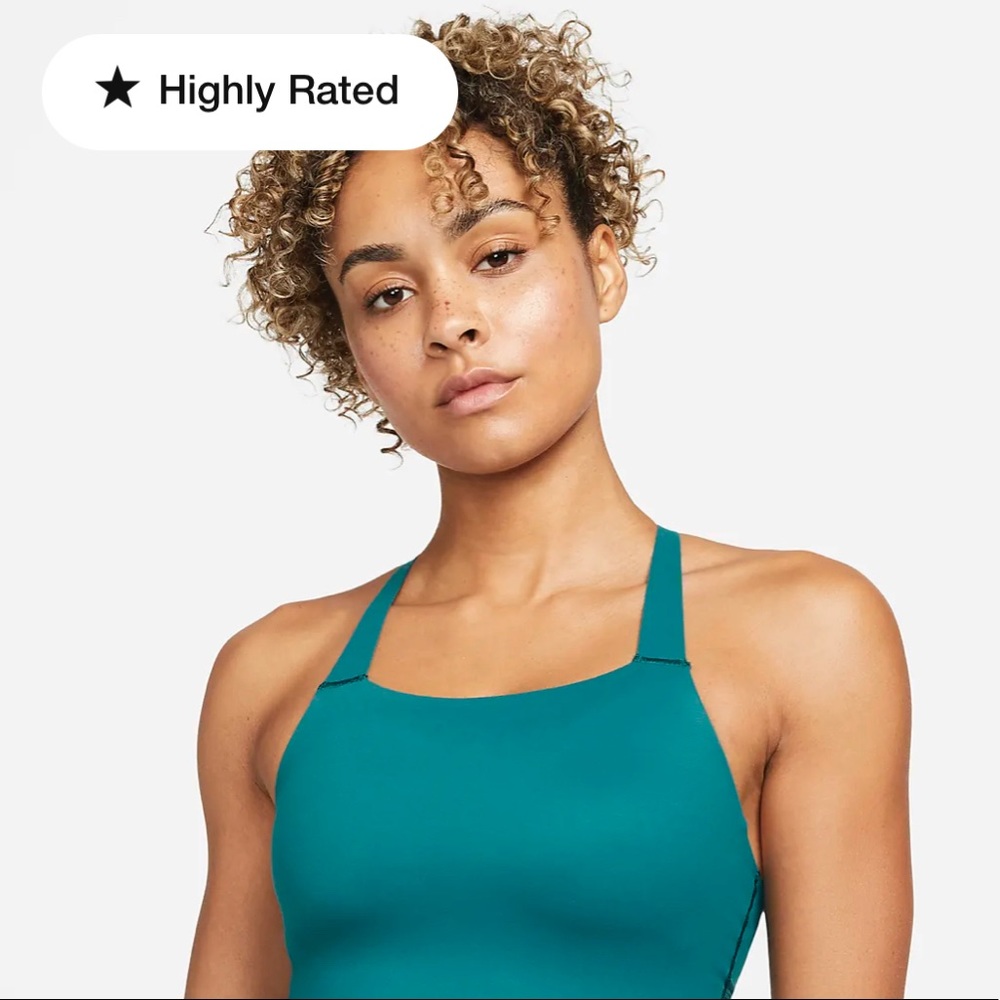 Nike Swoosh Luxe Sports Bra